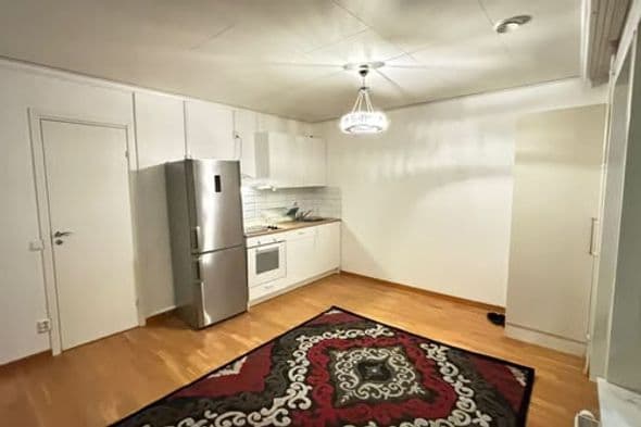 2:a med inglasad balkong i Tensta