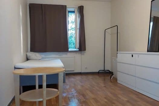 Möblerat rum i Bredäng nära T-bana