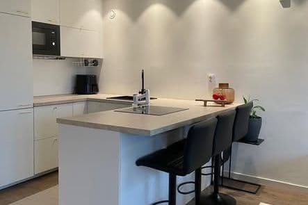 Ljus 2:a med balkong i Akalla