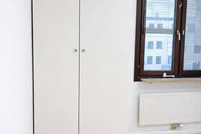 Charmig etta nära Kista Centrum