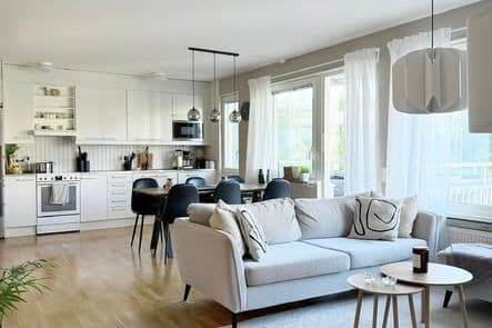 Möblerad 2:a med balkong i Sköndal